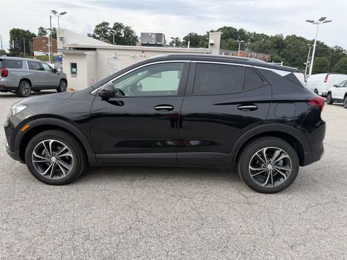 Used 2023 Buick Encore GX Select w/ Safety Package II AWD/4WD image 4