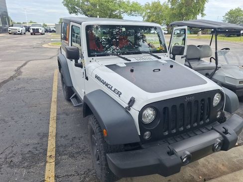 Used 2017 Jeep Wrangler Sport AWD/4WD image 3