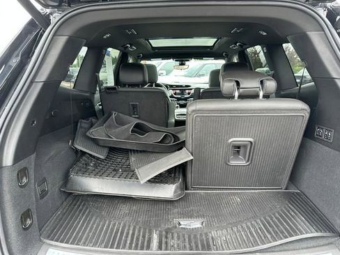 Used 2024 Cadillac XT6 Sport w/ Technology Package image 12