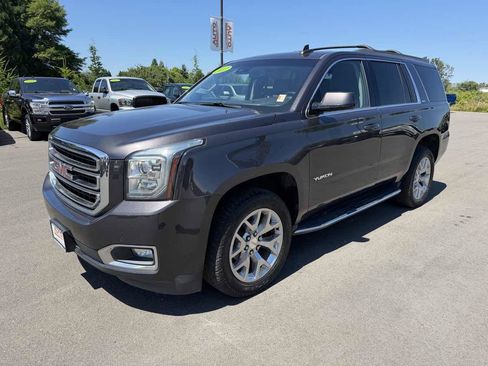 Used 2017 GMC Yukon SLT w/ HD Trailering Package AWD/4WD image 4