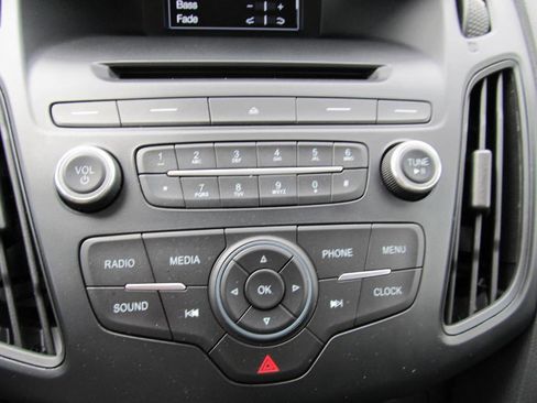 Used 2015 Ford Focus S image 60