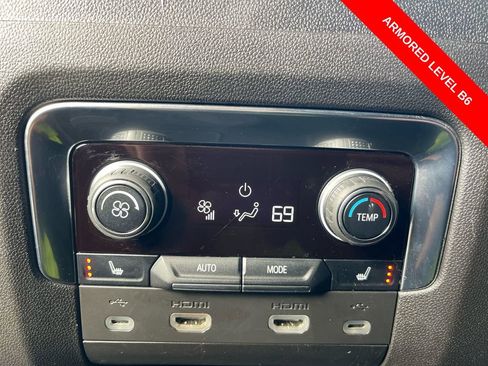 Used 2021 Chevrolet Suburban Premier w/ Premium Package image 13