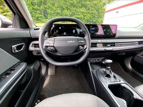 Used 2025 Kia K4 EX FWD image 5