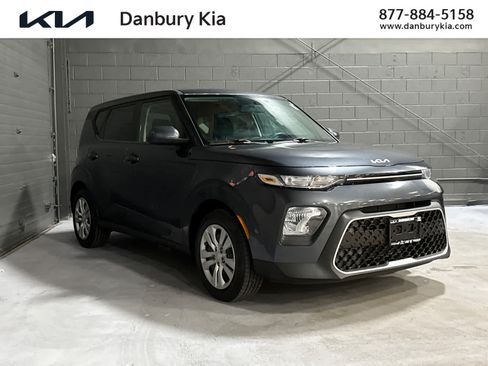 Used 2022 Kia Soul LX FWD image 1