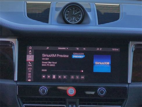 Used 2023 Porsche Macan image 20