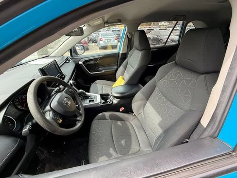 Used 2021 Toyota RAV4 XLE image 4