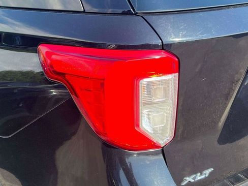 Used 2020 Ford Explorer XLT w/ Equipment Group 202A AWD/4WD image 10