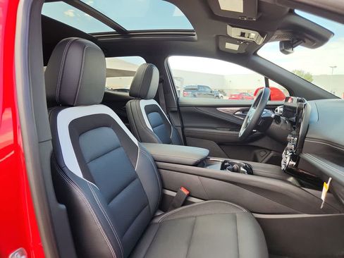 Used 2024 Chevrolet Blazer EV LT image 18