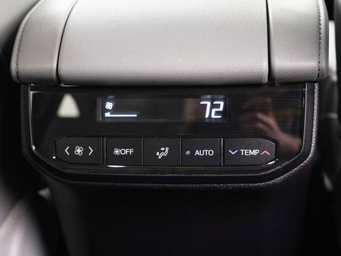 Used 2026 Toyota Highlander Limited image 17