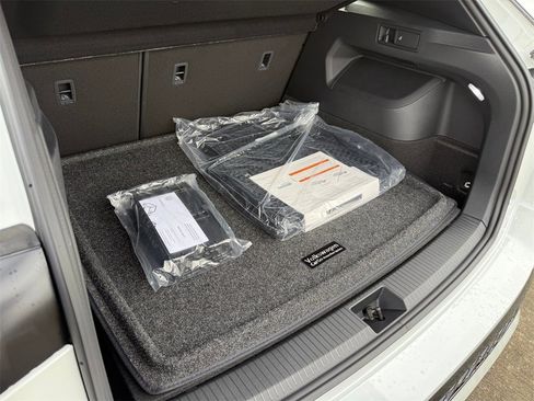 New 2026 Volkswagen Tiguan SEL R-Line image 29