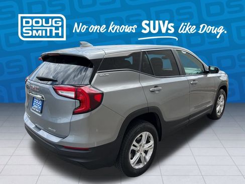 Used 2024 GMC Terrain SLE image 6