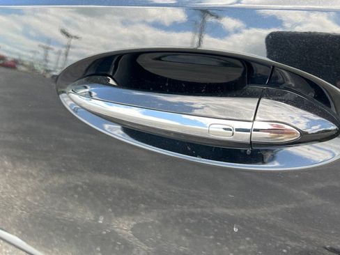 Used 2023 Buick Envision Avenir FWD image 5