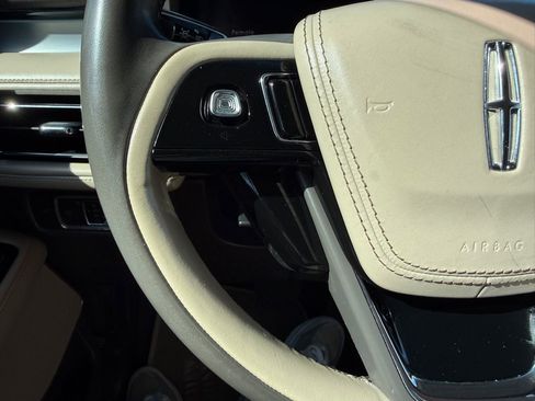 Used 2022 Lincoln Aviator 2WD image 32