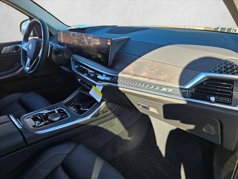 Used 2026 BMW X7 xDrive40i w/ Premium Package image 21