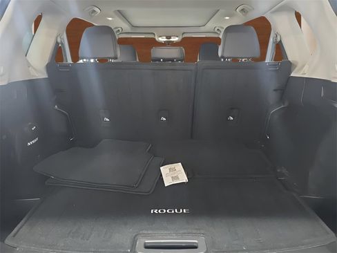 Used 2021 Nissan Rogue SL image 16