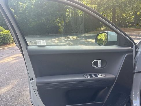 Used 2024 Hyundai Ioniq 5 SEL RWD image 2