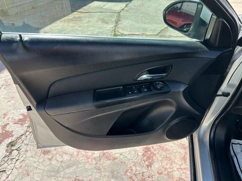 Used 2014 Chevrolet Cruze LT FWD image 10