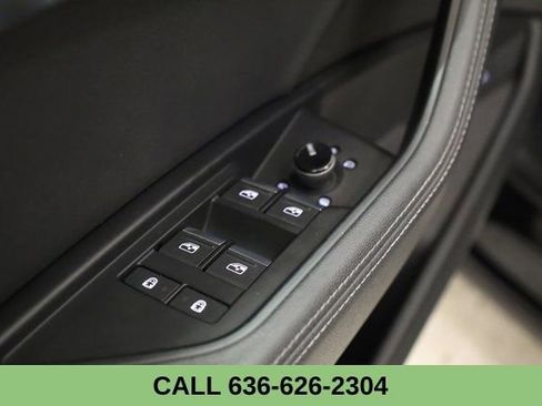 Used 2021 Audi e-tron Premium w/ Convenience Plus Package image 17