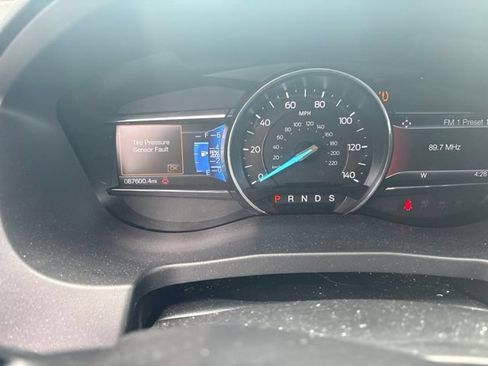 Used 2017 Ford Explorer XLT w/ Equipment Group 202A FWD image 10