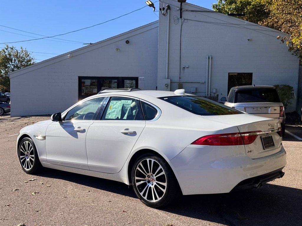 Used 2018 Jaguar XF Prestige AWD/4WD image 4