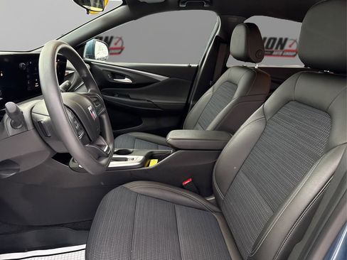 Used 2024 Buick Envista Preferred image 9