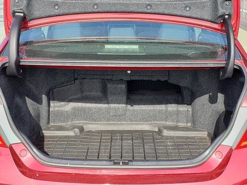 Used 2015 Toyota Camry XLE w/ Moonroof Package image 5