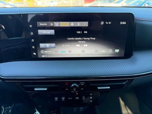 Used 2025 Nissan Kicks SR AWD/4WD image 12