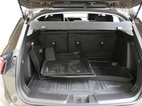 Used 2024 Chevrolet Trax ACTIV w/ Sunroof Package FWD image 30