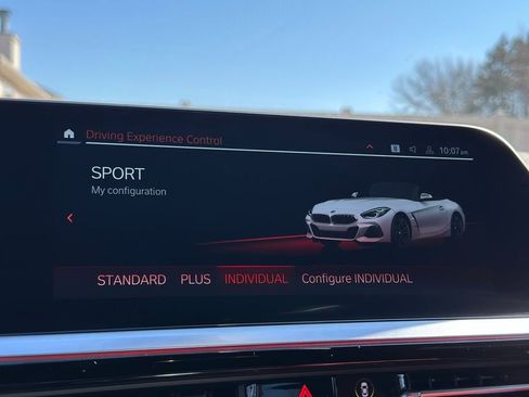 Used 2022 BMW Z4 M40i w/ Premium Package image 36