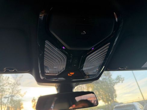 Used 2022 BMW 530e w/ M Sport Package image 25