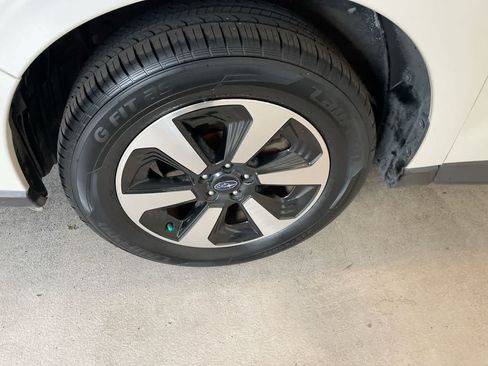 Used 2018 Subaru Forester 2.5i Premium AWD/4WD image 10