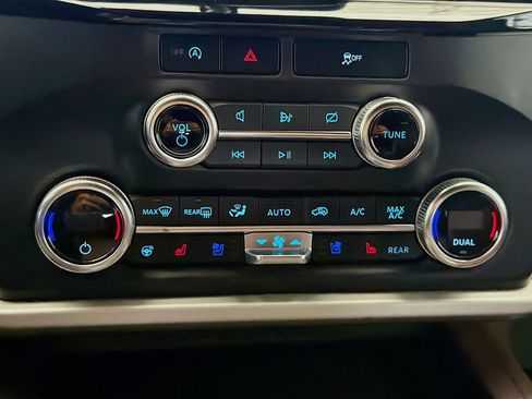 Used 2023 Ford Expedition Max Limited image 10