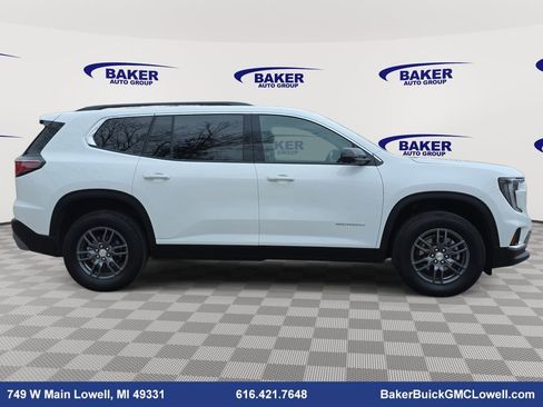 Used 2025 GMC Acadia Elevation image 4