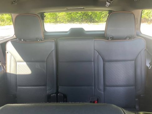 Certified 2025 GMC Yukon XL AT4 w/ LPO, Floor Liner Package AWD/4WD image 22