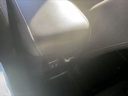 Used 2018 Chevrolet Colorado LT w/ Safety Package AWD/4WD image 17