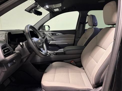 Certified 2026 Chevrolet Traverse LT w/ Driver Confidence Package FWD image 13