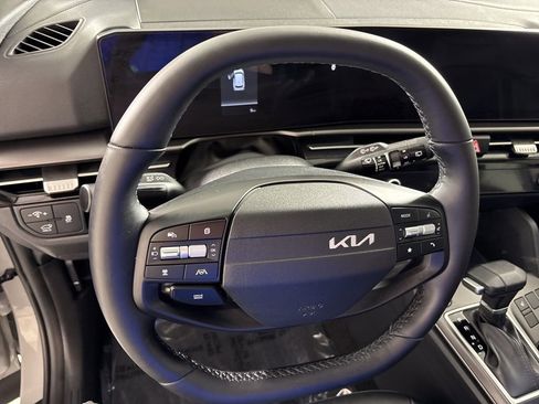 New 2026 Kia Sportage EX FWD image 24