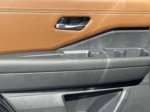 New 2026 Nissan Pathfinder Platinum w/ Cargo Package FWD image 14