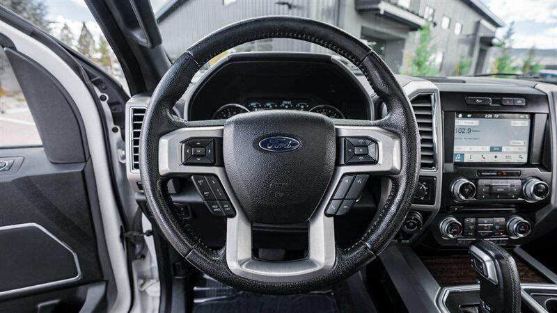 Used 2016 Ford F150 Platinum w/ Equipment Group 701A Luxury AWD/4WD image 28