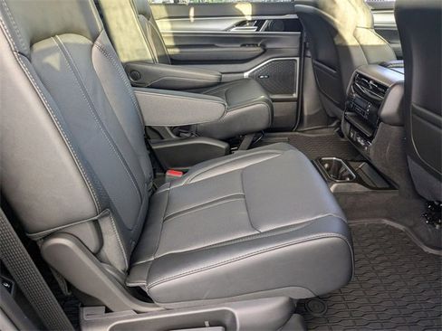 New 2025 Jeep Wagoneer Series II image 31