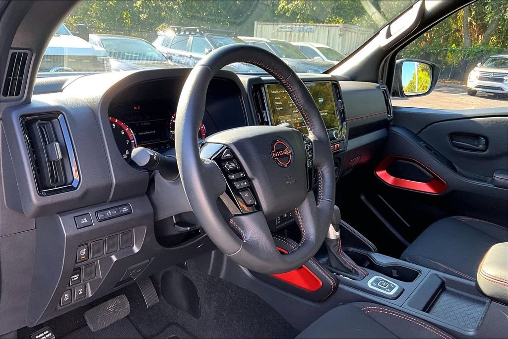 Used 2026 Nissan Frontier PRO-4X AWD/4WD image 18