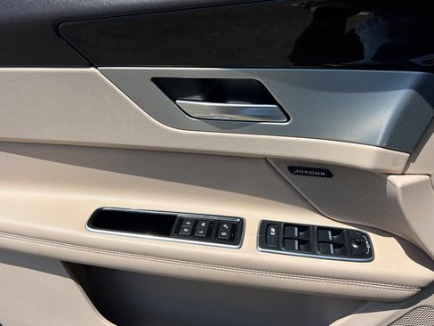 Used 2017 Jaguar XF Prestige RWD image 11
