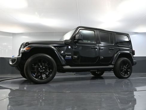 Used 2023 Jeep Wrangler Unlimited Sahara w/ Cold Weather Group image 53