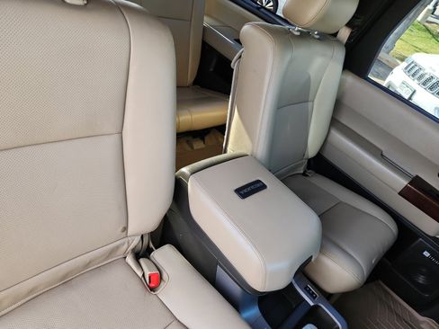 Used 2011 Toyota Sequoia Platinum image 18