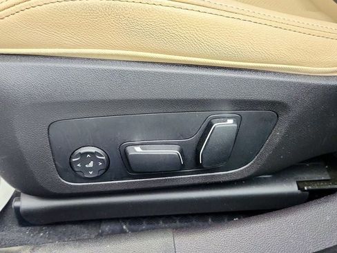 Used 2025 BMW 330i xDrive Sedan w/ M Sport Package AWD/4WD image 12