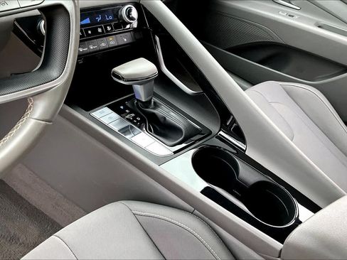 Used 2022 Hyundai Elantra SEL w/ Convenience Package FWD image 16