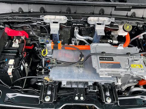 New 2026 Nissan Leaf Platinum+ image 17