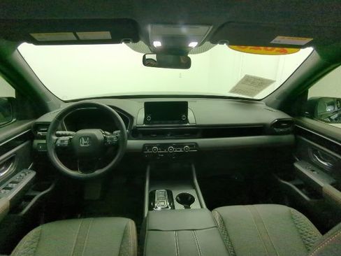 Certified 2025 Honda Pilot Sport image 15