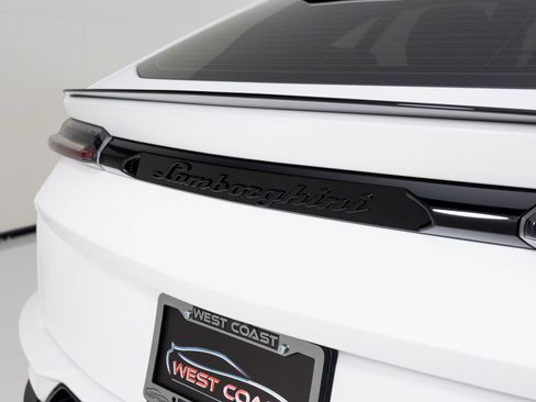 Used 2024 Lamborghini Urus S image 69