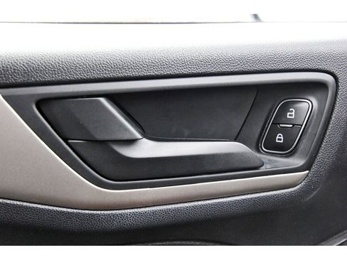 Used 2022 Ford Escape SE w/ SE Sport Appearance Package FWD image 22